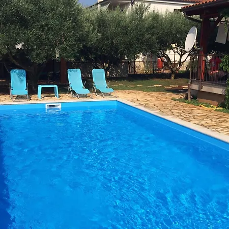 בית נופש Komplette Mit Zwei By Interhome *