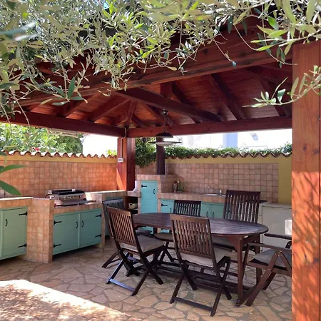 Komplette Mit Zwei By Interhome Novigrad Istria